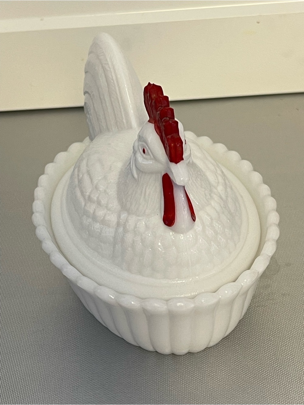 Vintage Westmoreland White Milk Glass Hen on Nest Dish with Red Accents Sz 5.5” - Picture 3 of 10